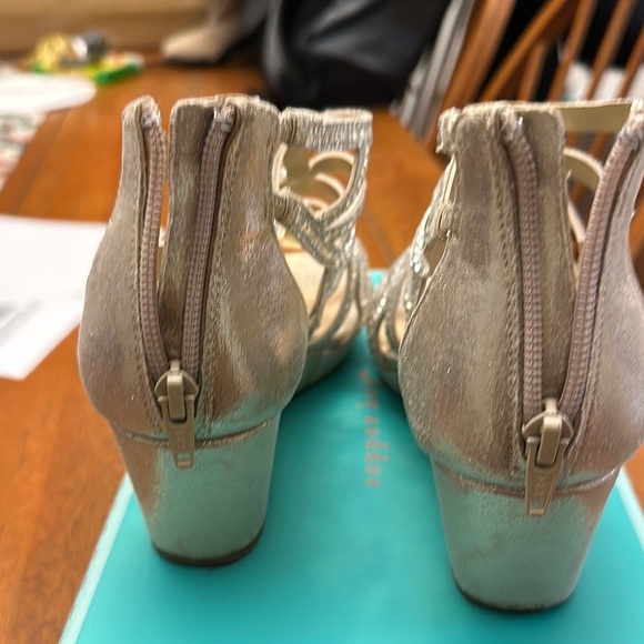 Copper Key Gold Dress‎ Shoes with Strappy Design and Medium Heel - Picture 5 of 7